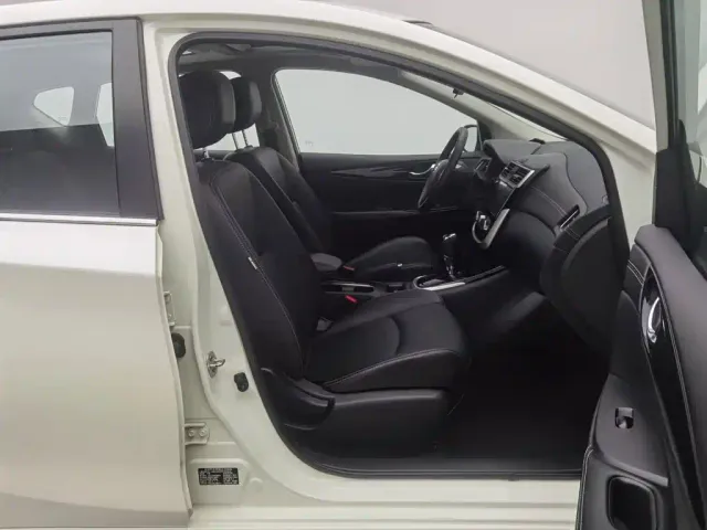 Nissan Tiida — Фото автомобиля 23