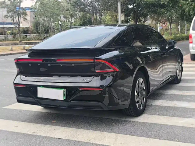 Xpeng P7+ — Фото автомобиля 11