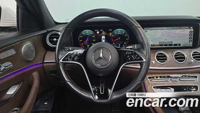 Mercedes-Benz E-Class — Фото автомобиля 13