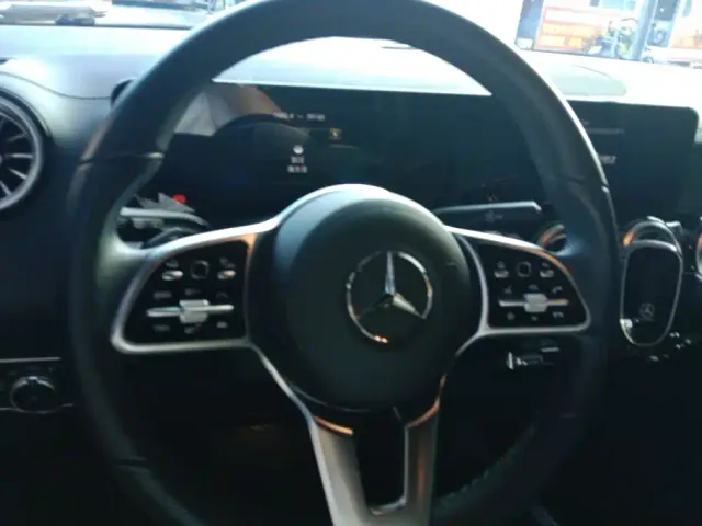 Mercedes-Benz EQB — Фото автомобиля 15