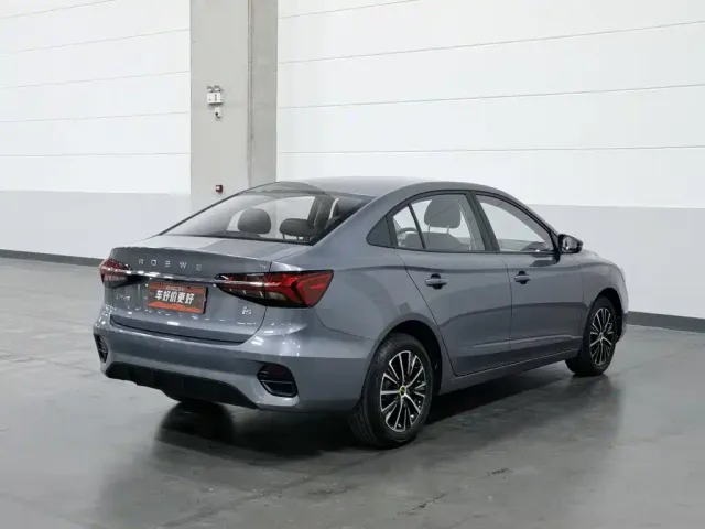 Roewe i5 — Фото автомобиля 2
