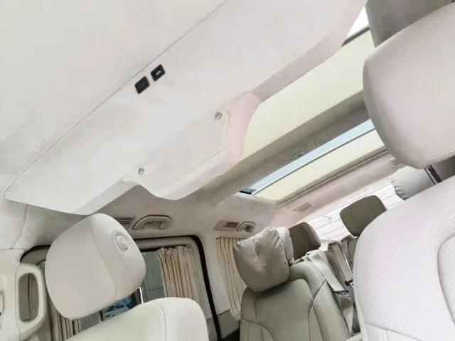 Mercedes-Benz Mercedes-Benz V-Class 2024 V 300 Premium Edition — Фото автомобиля 14