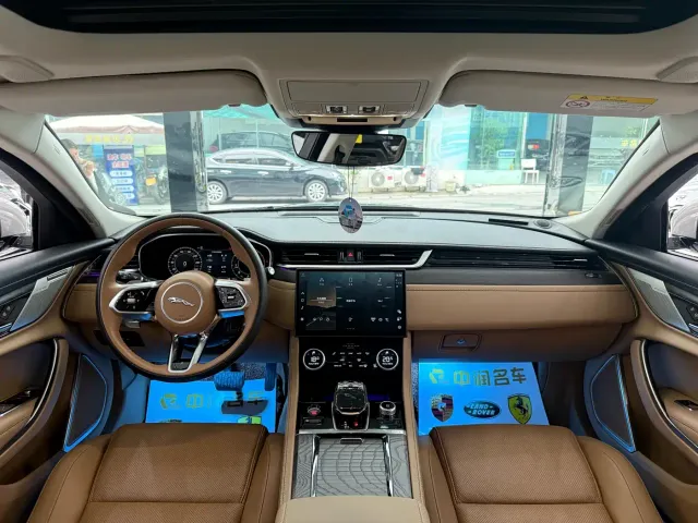 Jaguar XFL — Фото автомобиля 5