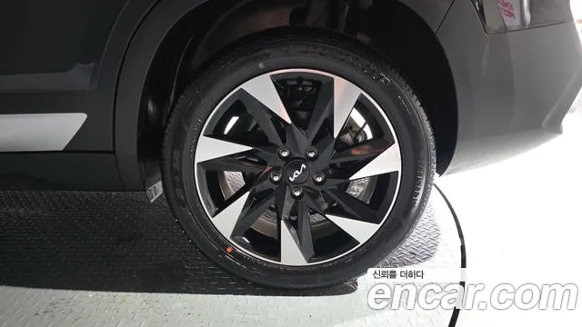Kia Seltos Seltos Бензин 1.6 турбо 2WD — Фото автомобиля 14