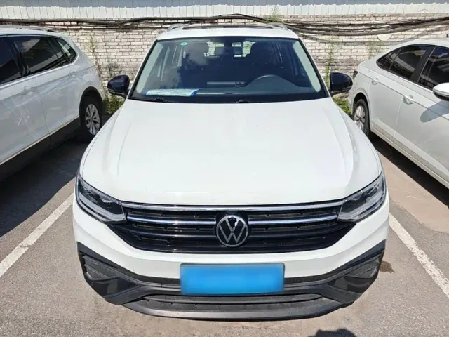 Volkswagen Tiguan L — Фото автомобиля 2