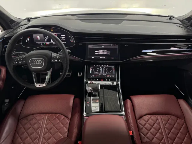 Audi SQ7 — Фото автомобиля 8
