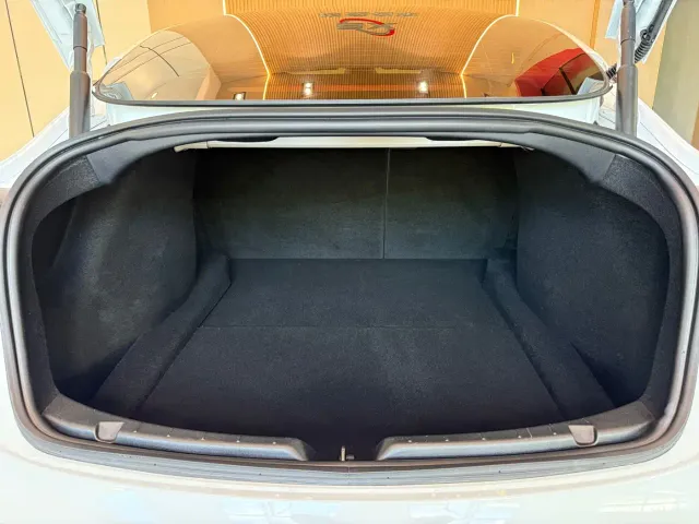 Tesla Model 3 — Фото автомобиля 13