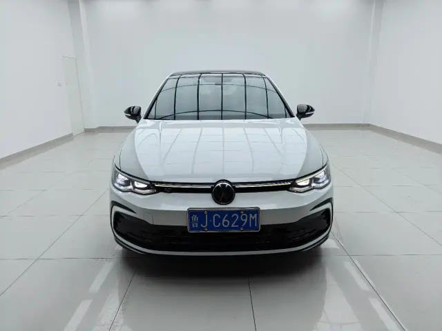 Фотография автомобиля — Volkswagen Golf