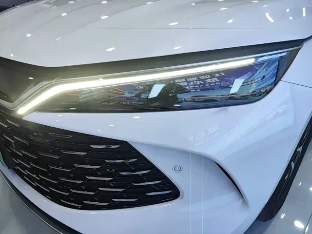 BYD Qin L — Фото автомобиля 23