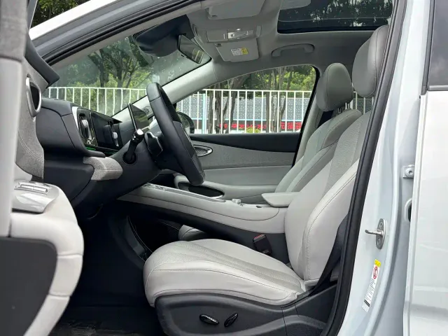 BYD Sealion 05 EV — Фото автомобиля 10