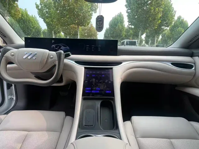 IM Motors L6 — Фото автомобиля 6