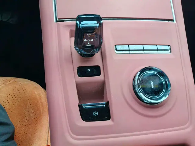 Geely Xingyue L — Фото автомобиля 18