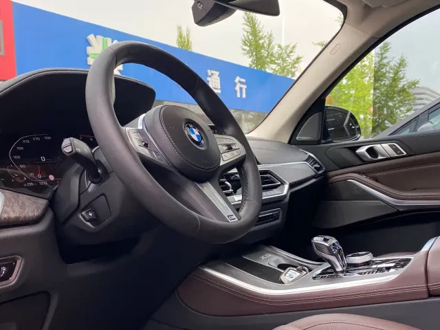 BMW X5 — Фото автомобиля 11