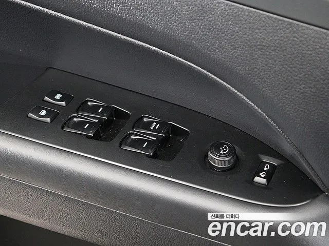 KG_Mobility_Ssangyong Rexton Новый Rexton Sport Khan Дизель 2.2 4WD — Фото автомобиля 12