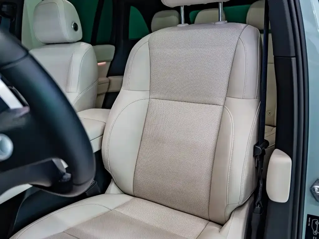 Li Auto Li Auto L6 2025 Max Smart Renewal Edition — Фото автомобиля 15