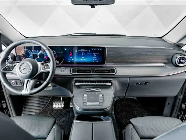 Mercedes-Benz V-Class — Фото автомобиля 12