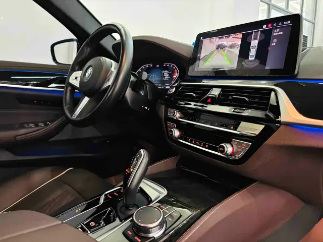 BMW 5 Series — Фото автомобиля 30