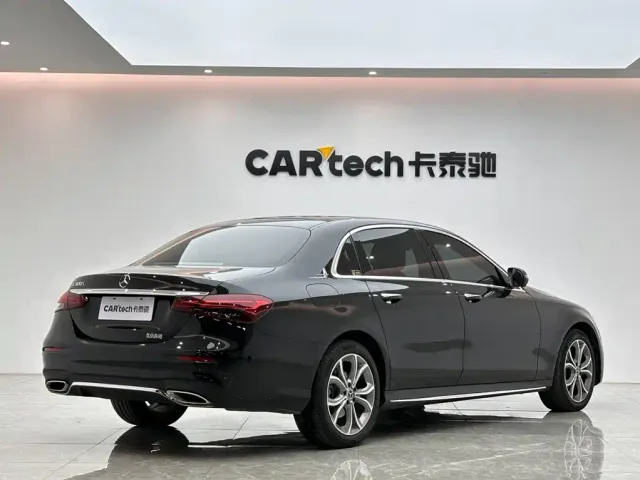 Mercedes-Benz E-Class — Фото автомобиля 5