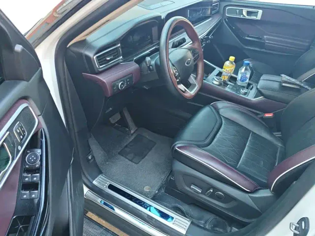 Ford Explorer — Фото автомобиля 13