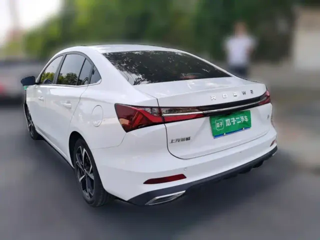 Roewe i5 — Фото автомобиля 24