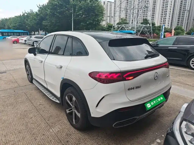 Mercedes-Benz EQE SUV — Фото автомобиля 4