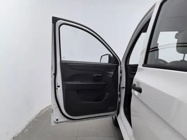 Wuling Hongguang V — Фото автомобиля 8