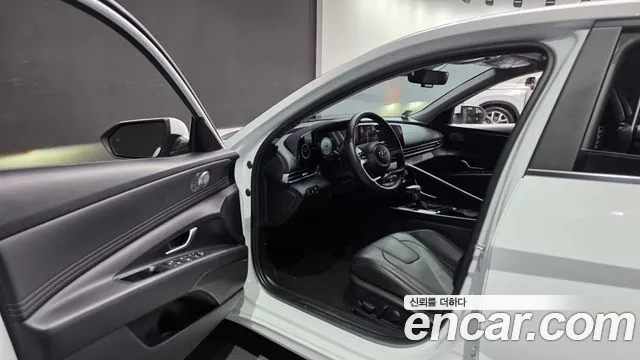 Hyundai Avante CN7 — Фото автомобиля 10