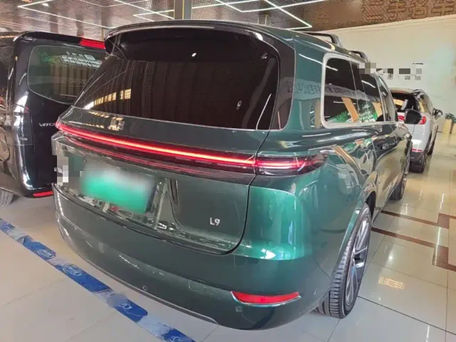 Li Auto L9 — Фото автомобиля 6