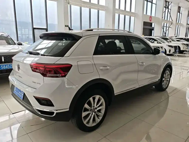 Volkswagen T-Roc — Фото автомобиля 5