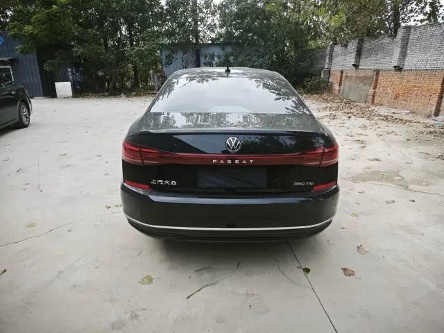 Volkswagen Passat — Фото автомобиля 10