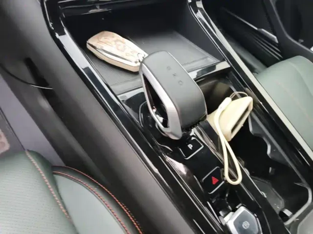 Geely Boyue — Фото автомобиля 13