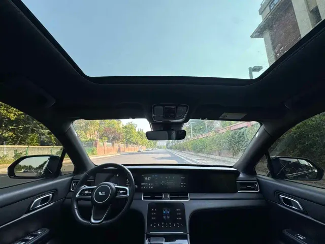 Li Auto ONE — Фото автомобиля 7