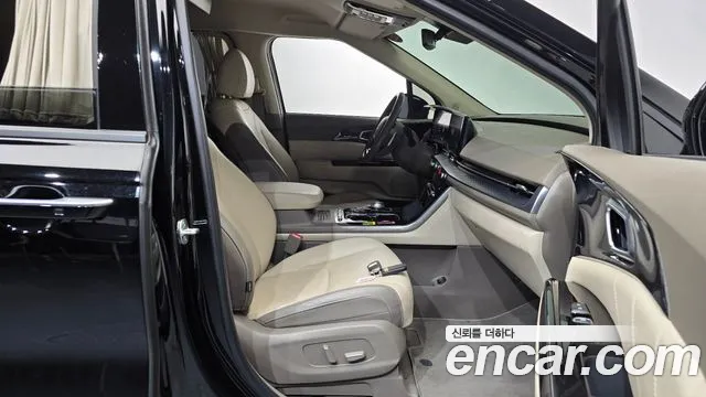 Kia Carnival Generation 4 — Фото автомобиля 16