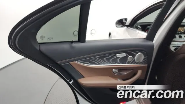 Mercedes-Benz E-Class E-класс W213 E350 4MATIC Avantgarde — Фото автомобиля 24