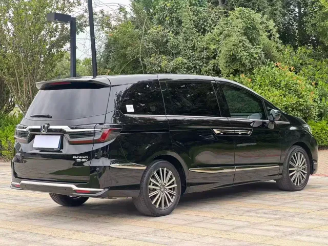 Honda Elysion — Фото автомобиля 8