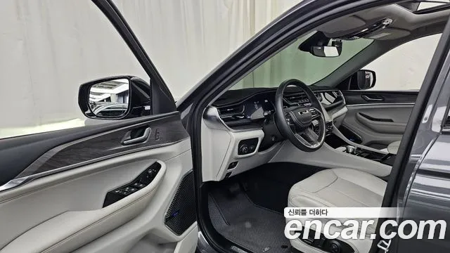 Jeep Cherokee Grand Cherokee(WL) L 3.6 Overland — Фото автомобиля 8
