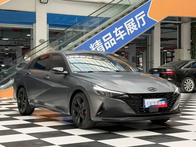 Hyundai Elantra — Фото автомобиля 3