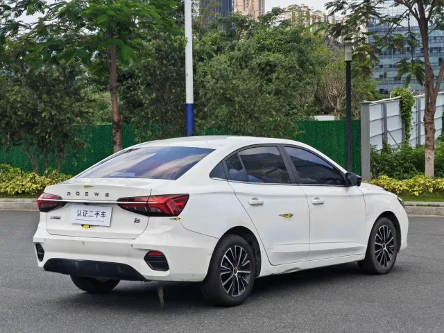 Roewe i5 — Фото автомобиля 5
