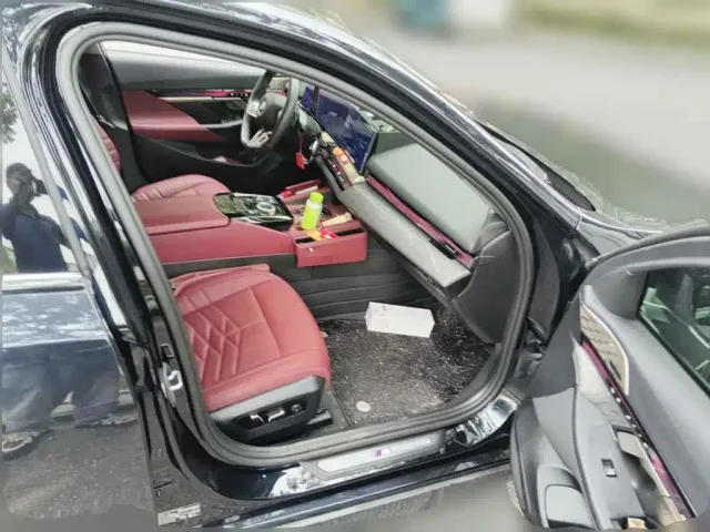 BMW 5 Series — Фото автомобиля 12