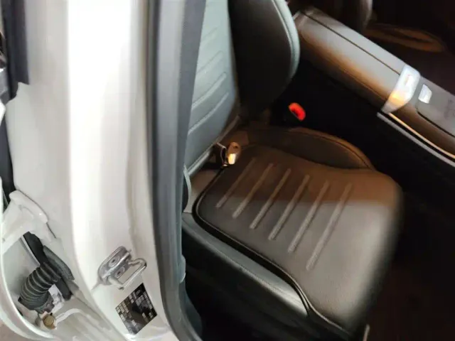 Mercedes-Benz C-Class — Фото автомобиля 24