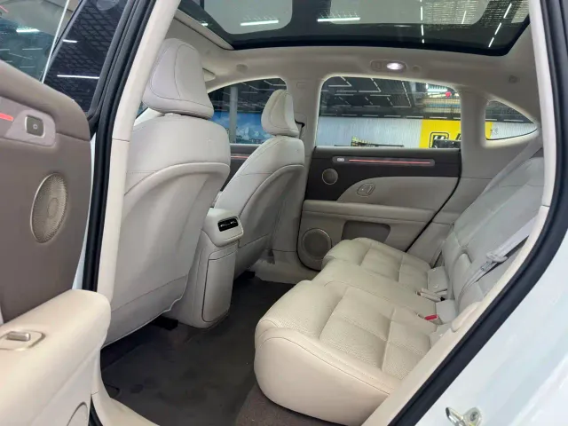 IM Motors LS6 — Фото автомобиля 7