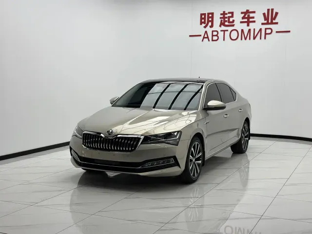 Skoda Superb — Фото автомобиля 4