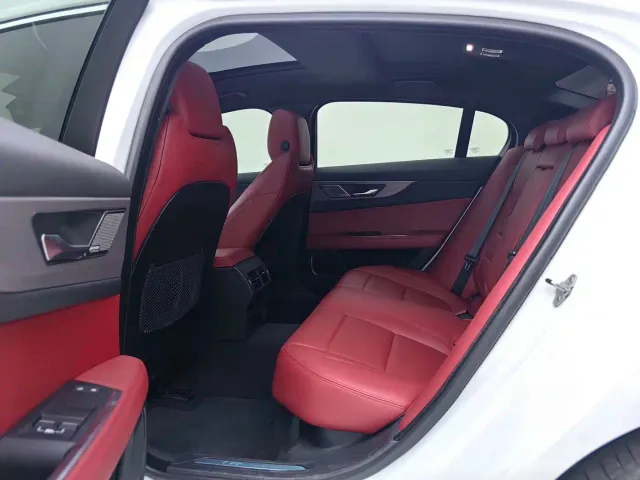 Jaguar XEL — Фото автомобиля 7