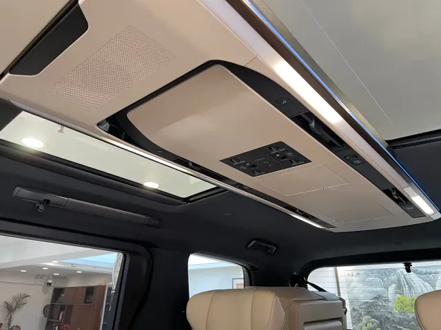 Toyota Vellfire — Фото автомобиля 18