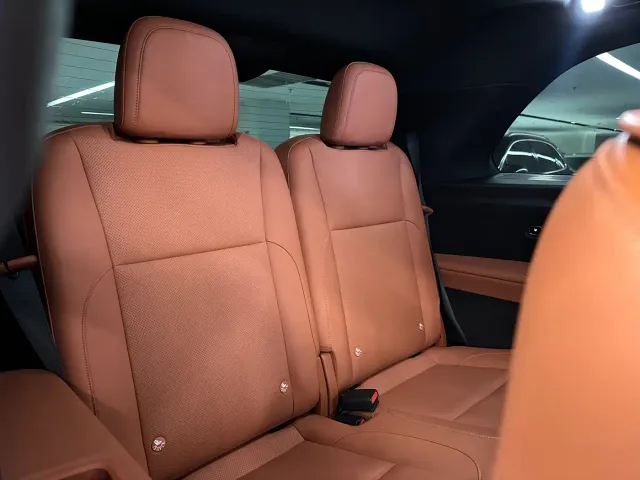 Li Auto L8 — Фото автомобиля 15