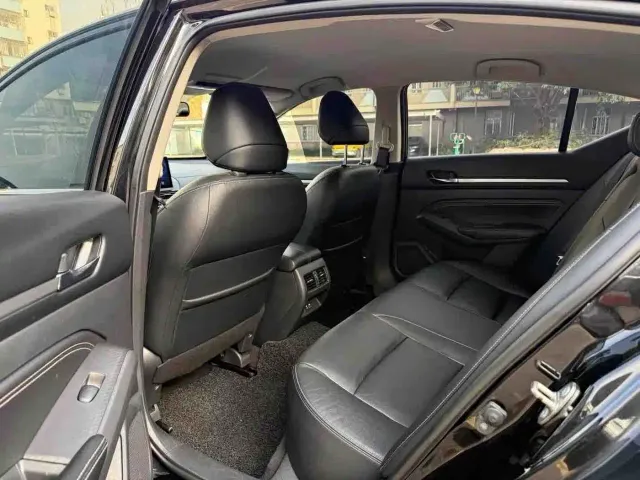 Nissan Teana — Фото автомобиля 6