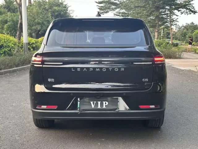 Leapmotor C10 — Фото автомобиля 9