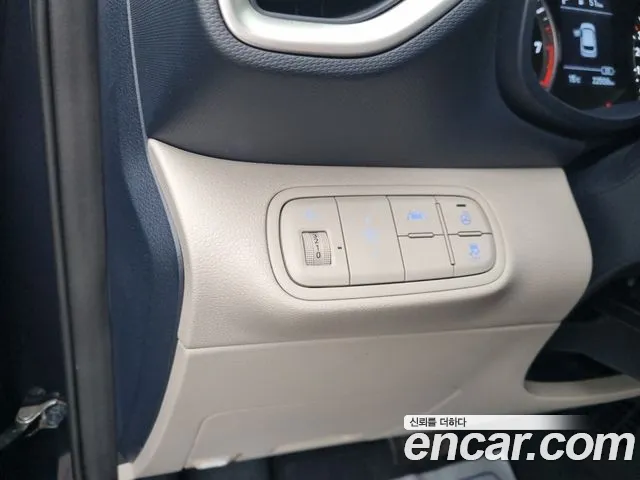 Hyundai Venue — Фото автомобиля 10