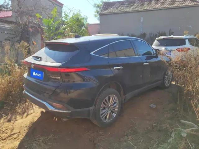 Toyota Harrier — Фото автомобиля 3