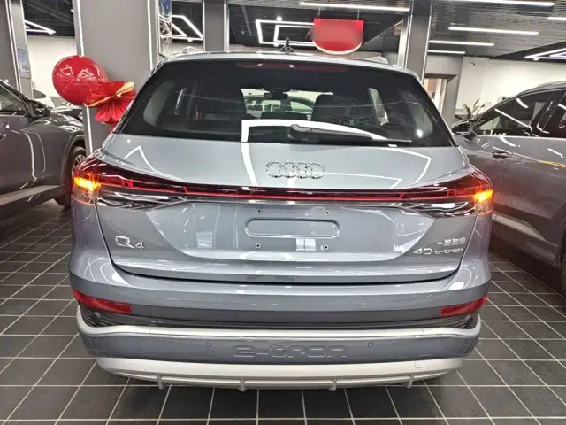 Audi Q4 e-tron — Фото автомобиля 5